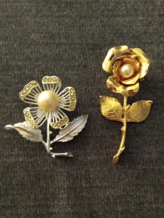 Sarah Coventry Jewelry - Two (2) Vintage Flower Brooches